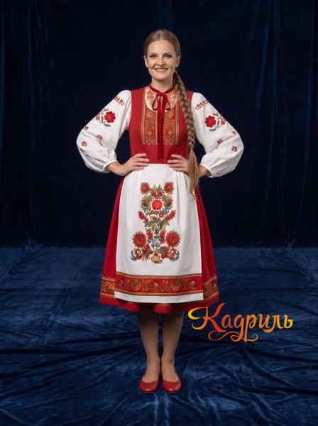 Костюм плясовой с вышивкой. Рис. 1