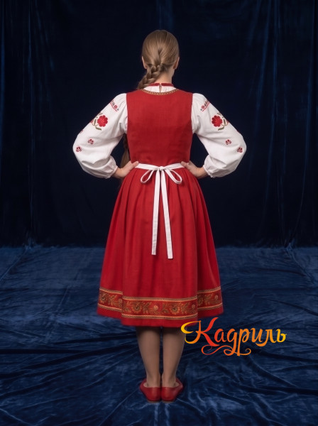 Костюм плясовой с вышивкой. Рис. 2