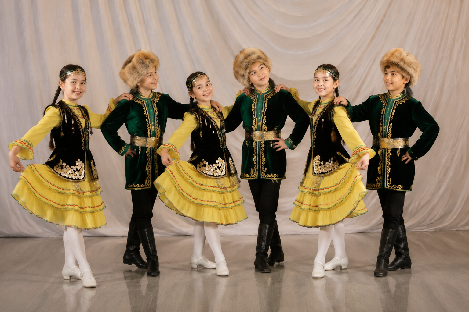Детские башкирские костюмы для танцевальных коллективов Уфы: одежда, украшения и обувь